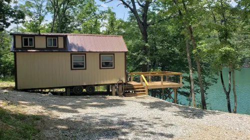 Hoot Owl Cabins -Incredible Lakefront Cabin PLUS a 2nd Tiny Home