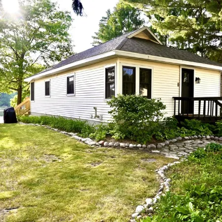 Waterfront house on Miner Lake- Waupaca Chain