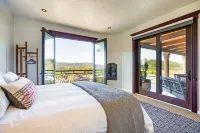 Healdsburg Villa on a Vineyard with Amazing Poolside Sunsets