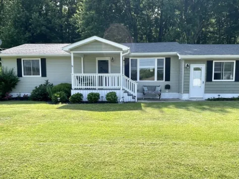 Cozy 3-bedroom house in Saybrook on the Lake 4.2 m. To GOTL, 10 m. Spire