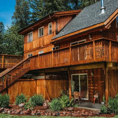 Private Mt Baker View, Hot tub, WIFI sleeps 12