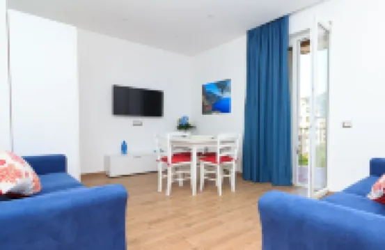 Coast & Coast | Apartment Coral