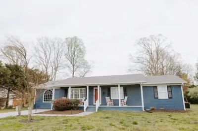 The Oxford Ranch, 4BR 3BA in Greensboro Hotels near Guilford Technical Community College