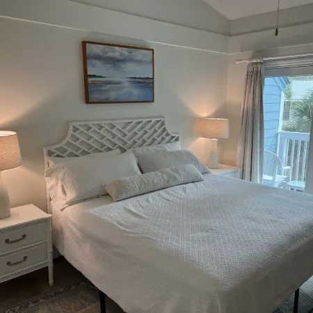 Family-Friendly Townhome with Resort Amenities Included - 1/2 Mile to Beach