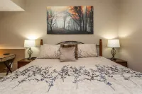 Newly remodeled / prime location  / indoor pool - Private Pools