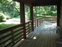 Vintage River Cabin, Log, Riverfront, Fireplace, dock, hottub, skylights, CHARM