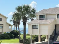 Updated Roomy 3 Bedroom Waterview w/Pool Sleeps 9 -Pool, Pier, Tennis/Pickleball Các khách sạn gần Gulf Islands National Seashore