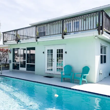 Skyline Breeze - Minutes from downtown Jensen Beach