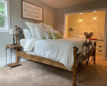 Hidden Gems in Heart of Suwanee 1Br/1Ba - 2 separate cottages available Hotels in Suwanee