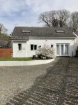 Detached Cottage In Pembrokeshire Coast National Park, one mile from beach