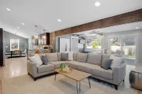 Private Pool, Hottub, Steamshower just 10 minutes from Grand Rapids