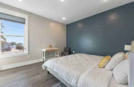 Beach View 1 Bed Apt.