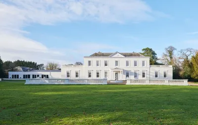 Luxury Georgian Mansion in Essex  호텔