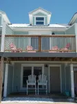 Townhouse in Beautiful Sunnyside Beach