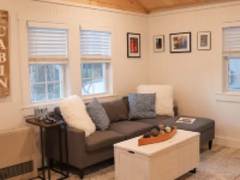 NEW MaineStay Cottage #3 Full Kitchen + Fireplace in Hampden/Bangor 漢普登酒店