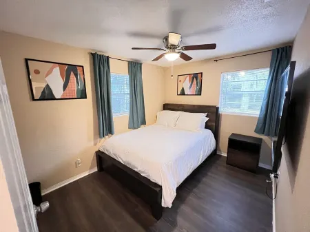 4BR W/ 2 King Beds - 7Min From Speedway & Beach Отели рядом с достопримечательностью «Университет аэронавтики Эмбри-Риддла»