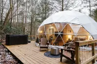 “Climber's Den” Rare Cliffside Stay w/ HotTub RRG