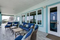 Luxury, Spacious Beach House! 5 Bedrooms & 7 Baths, Pool, Hot Tub, Game Room.