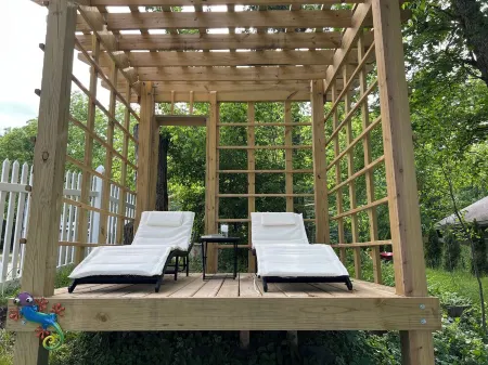 Charming Cottage on Pine Lake w/ Incredible Views!