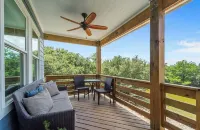 Vacation Cottage – Enjoy 4WD Beach, Hottub, Wild Horses & Canalfront Views