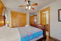 Ridgetop Retreat • Hot Tub • Views • Fireplace