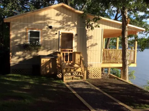 Waneta Lakeside Cottage