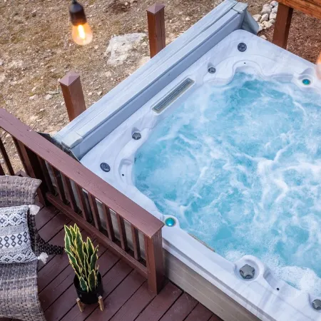 Mt. RelaxCATION~on resort~hottub~pool table~arcade