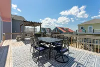 Paradise at The Point - Relaxing Home Steps to Beach + Sunsets + Ocean views