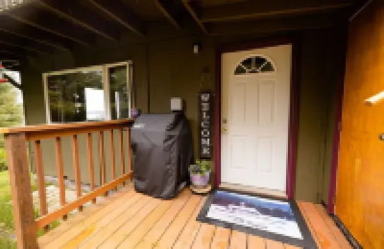 Experience Sitka's Charm in Your Cozy 1-Bedroom Retreat Overlooking the Bay