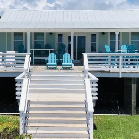 “Million Dollar “Views from This Ocean Front Folly Beach Original Cottage !