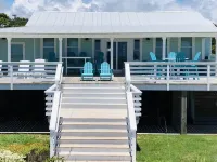 Dec Reduced Rates! A Front Beach Original Folly Cottage "A Million Dollar View” Hotel in zona Wave Watch Playground