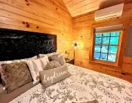 Misty Pine Place newly built Cabin/Fire-Pit/Hiking