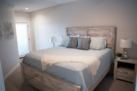 Lakefront Views- New 5 Bedroom Luxury Condo on East Okoboji