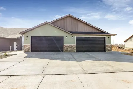 New construction duplex, clean & comfortable 1075