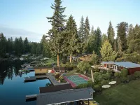 “The Gallery” Luxury Mid Century Modern Lakehouse