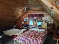 Beautiful 3 bedroom adirondack log cabin