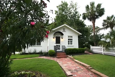 Historic Bonny Cottage in downtown Beaufort SC 뷰퍼트 타운 센터 주변 호텔