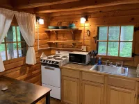 Cozy cabin for 2 on Shipman Lake. Peace and tranquility surround you.