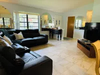 Close to Weeki Wachee Springs • Fully Equipped Kitchen • Fast Wifi • King Beds