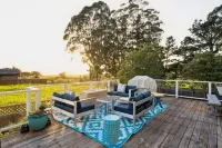Relaxing Home – ocean views w/hot tub, & short walk to beach!