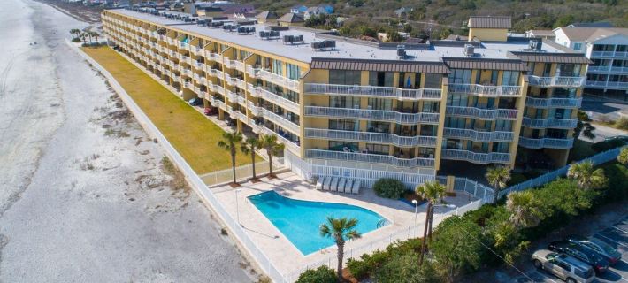 Beautiful Front Beach 4 Bedroom Condo with Private Parking and Pools Hotels in Folly Beach