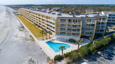 Beautiful Front Beach 4 Bedroom Condo with Private Parking and Pools Hotels near Folly Beach County Park