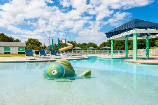 Break Time 3 BR, 3.5 Bath, Mini-Waterpark, Pool, Gym, Linens Provided Sleeps 7