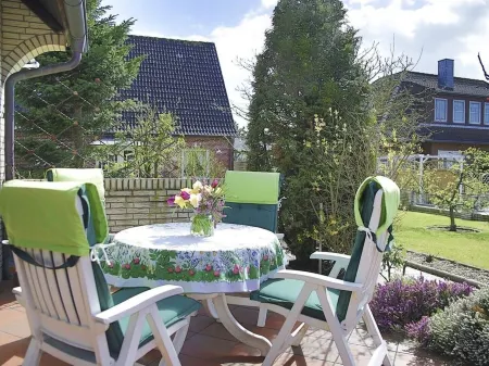 Vacation home Wilhelmine - Apartment Schwalbe EG