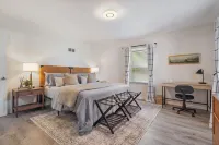 Great Location! Beautiful Home Near Downtown Westmont Hotels in Westmont