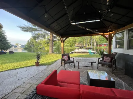 Waterfront!Outdoor living! Canoe kayaks paddleboard 60 ft dock Newly Renovated