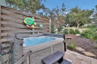 Island Retreat - Backyard Oasis w/Pool/NEW Hot Tub/Tiki Bar