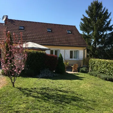 Cosy country house with garden and view.