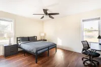 Charming Sky Cove: SFO Haven Hotels in Millbrae