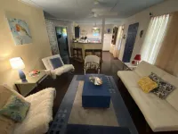 Hackberry House Downtown Bandera, TX Hotels in Bandera